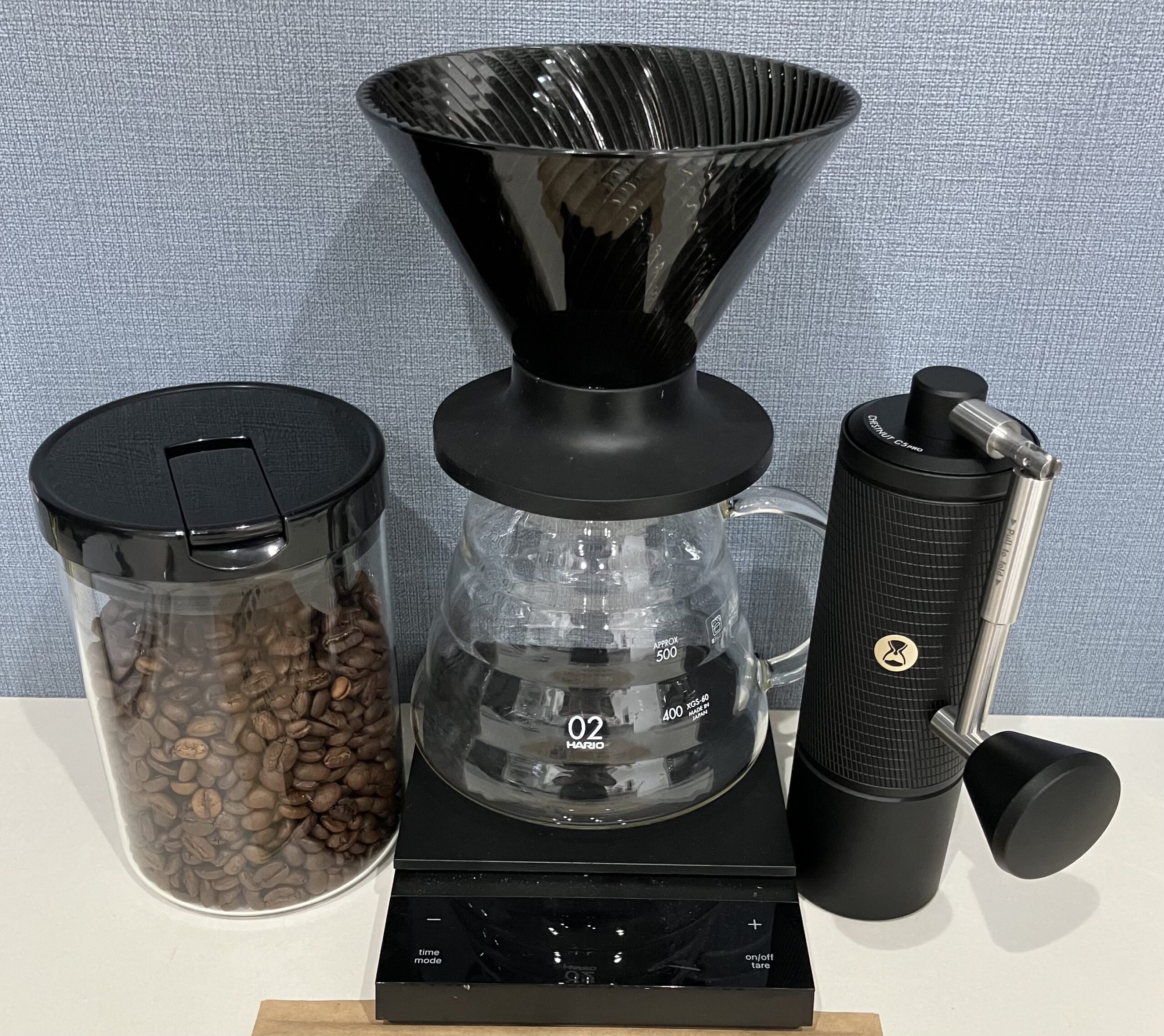 自家ドリップで使っているコーヒー器具一式(HARIO V60・タイムモアC5 PRO・スケール)